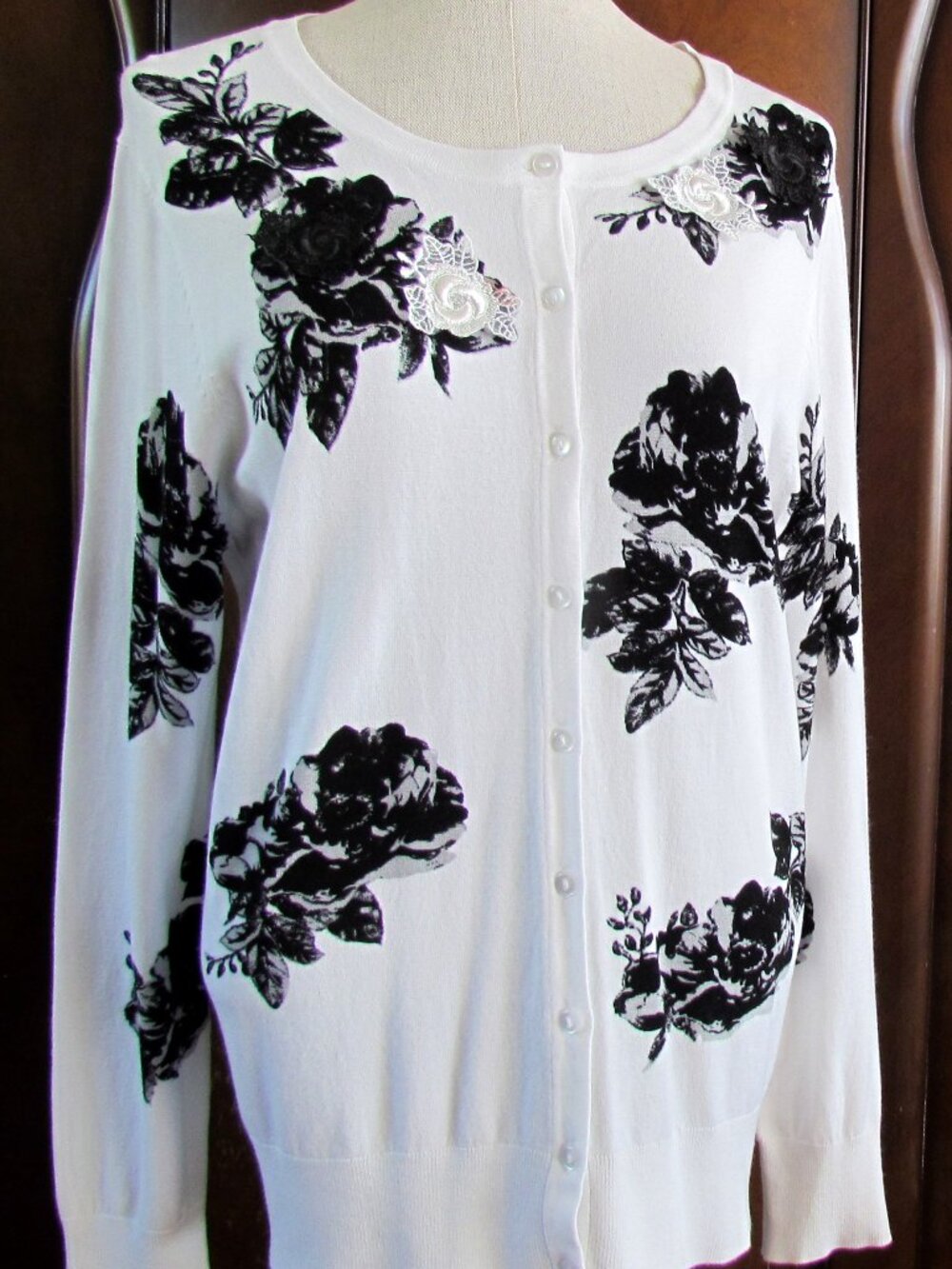 WHITE & BLACK SWEATER CARDIGAN, XL, ROSE APPLIQUE, NWT LONG DRESSY CHARTER CLUB